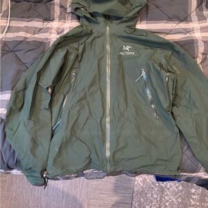 Arc'teryx Men's Beta AR